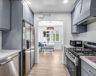5254 Canoga Avenue - Photo Thumbnail 10