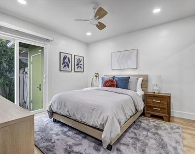5254 Canoga Avenue - Photo Thumbnail 16