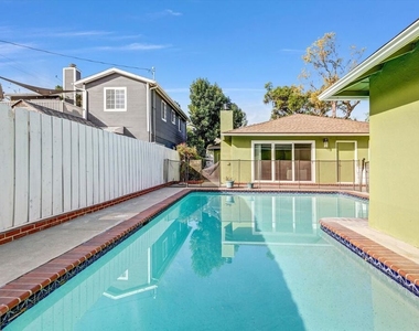 5254 Canoga Avenue - Photo Thumbnail 20