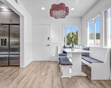 5254 Canoga Avenue - Photo Thumbnail 2
