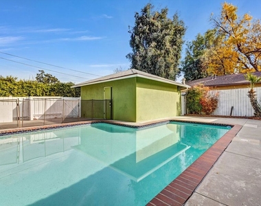 5254 Canoga Avenue - Photo Thumbnail 19