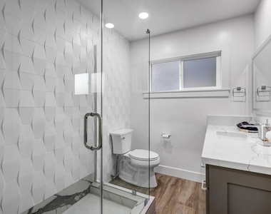 5254 Canoga Avenue - Photo Thumbnail 17