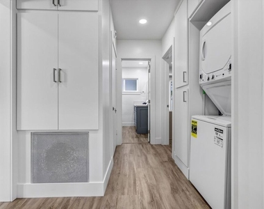 5254 Canoga Avenue - Photo Thumbnail 13