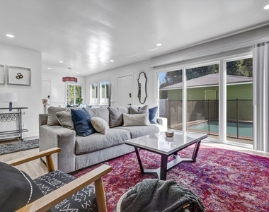 5254 Canoga Avenue - Photo Thumbnail 5