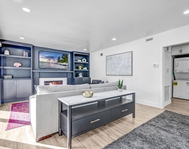 5254 Canoga Avenue - Photo Thumbnail 3