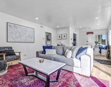 5254 Canoga Avenue - Photo Thumbnail 6