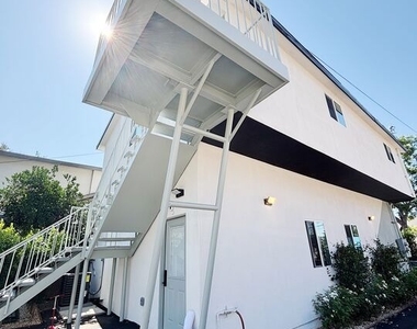 713 Devirian Place - Photo Thumbnail 2