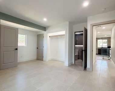 713 Devirian Place - Photo Thumbnail 9