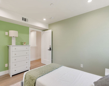 1341 N Mariposa Avenue - Photo Thumbnail 49