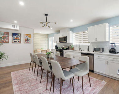 1341 N Mariposa Avenue - Photo Thumbnail 1
