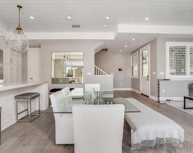 710 E Avenue - Photo Thumbnail 9