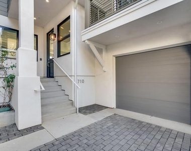 710 E Avenue - Photo Thumbnail 4