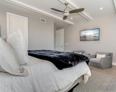 710 E Avenue - Photo Thumbnail 32