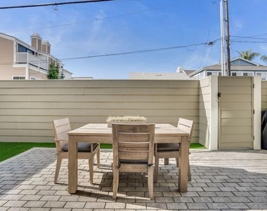 710 E Avenue - Photo Thumbnail 27