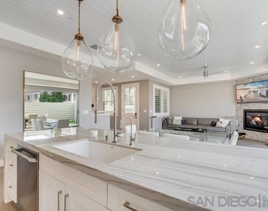 710 E Avenue - Photo Thumbnail 18