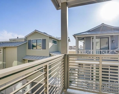710 E Avenue - Photo Thumbnail 47