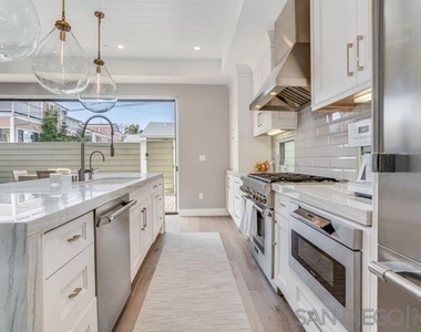 710 E Avenue - Photo Thumbnail 17