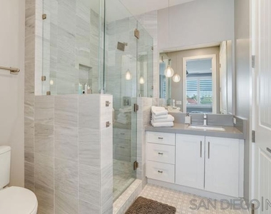 710 E Avenue - Photo Thumbnail 38