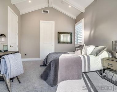 710 E Avenue - Photo Thumbnail 44