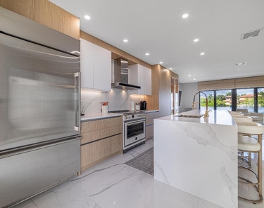 3474 S Ocean Boulevard - Photo Thumbnail 11