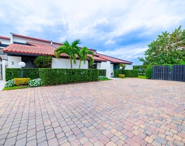 3474 S Ocean Boulevard - Photo Thumbnail 4