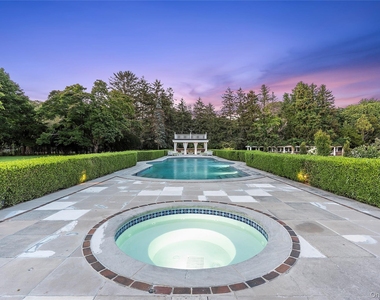 94 Quogue Street - Photo Thumbnail 42
