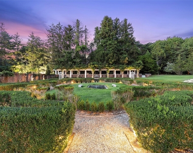 94 Quogue Street - Photo Thumbnail 45