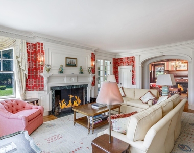 94 Quogue Street - Photo Thumbnail 5