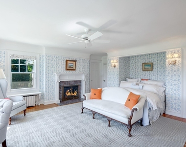 94 Quogue Street - Photo Thumbnail 17