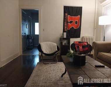 97 Easton Avenue - Photo Thumbnail 3