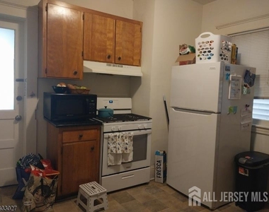97 Easton Avenue - Photo Thumbnail 2