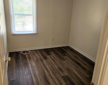 214 Castleton Terrace - Photo Thumbnail 17