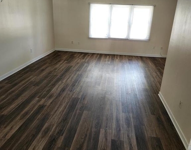 214 Castleton Terrace - Photo Thumbnail 11