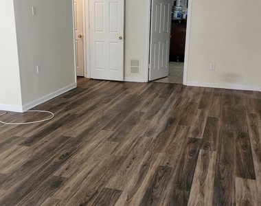 214 Castleton Terrace - Photo Thumbnail 9