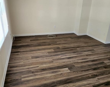 214 Castleton Terrace - Photo Thumbnail 12