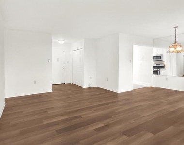 10500 Rockville Pike - Photo Thumbnail 8