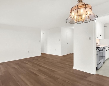 10500 Rockville Pike - Photo Thumbnail 9