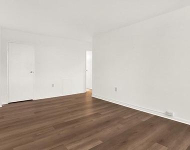 10500 Rockville Pike - Photo Thumbnail 11