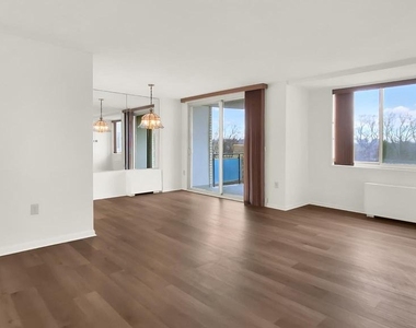 10500 Rockville Pike - Photo Thumbnail 7