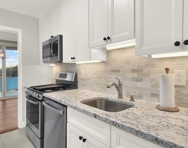 10500 Rockville Pike - Photo Thumbnail 4