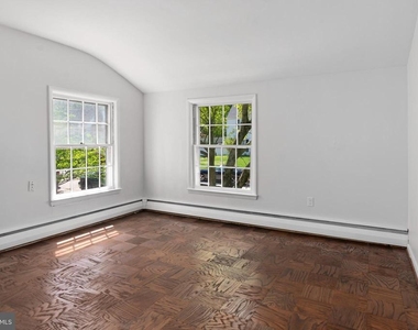 2305 Pickwick Road - Photo Thumbnail 10