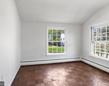 2305 Pickwick Road - Photo Thumbnail 12