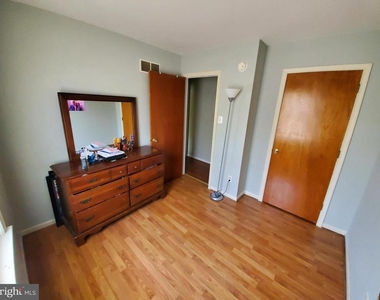 27 Harkfort Road - Photo Thumbnail 6