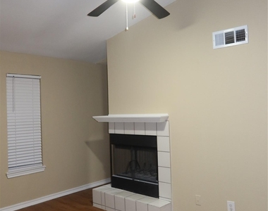 6804 N Capital Of Texas Highway - Photo Thumbnail 10