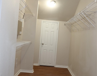 6804 N Capital Of Texas Highway - Photo Thumbnail 17