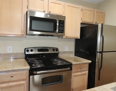 6804 N Capital Of Texas Highway - Photo Thumbnail 4