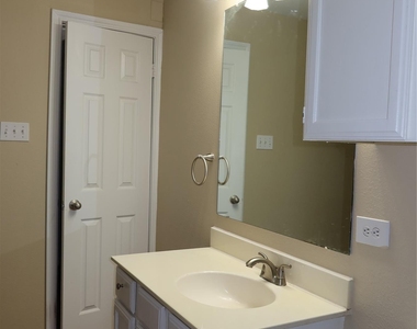 6804 N Capital Of Texas Highway - Photo Thumbnail 11