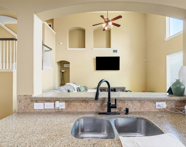 1002 Wallin Farms Cv - Photo Thumbnail 1