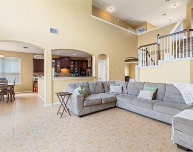 1002 Wallin Farms Cv - Photo Thumbnail 2