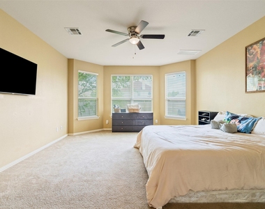 1002 Wallin Farms Cv - Photo Thumbnail 10